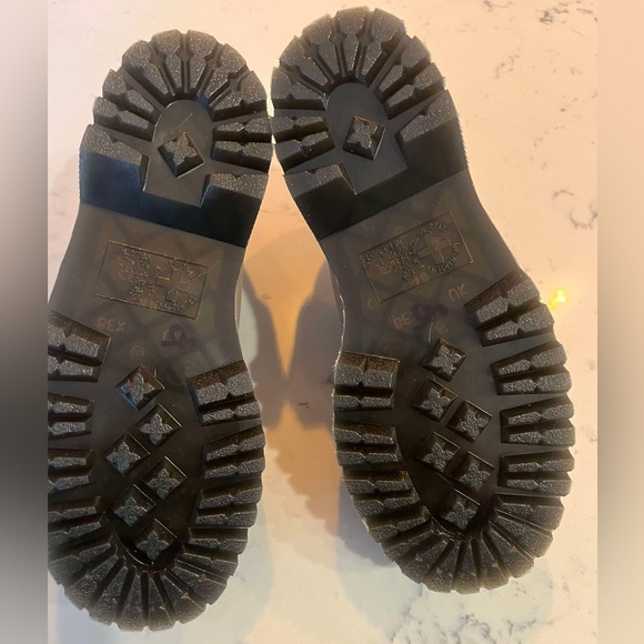 Dr. Martens Men’s SZ.9 1461  Quad II Leather Platform Taupe Shoes New - Picture 7 of 14